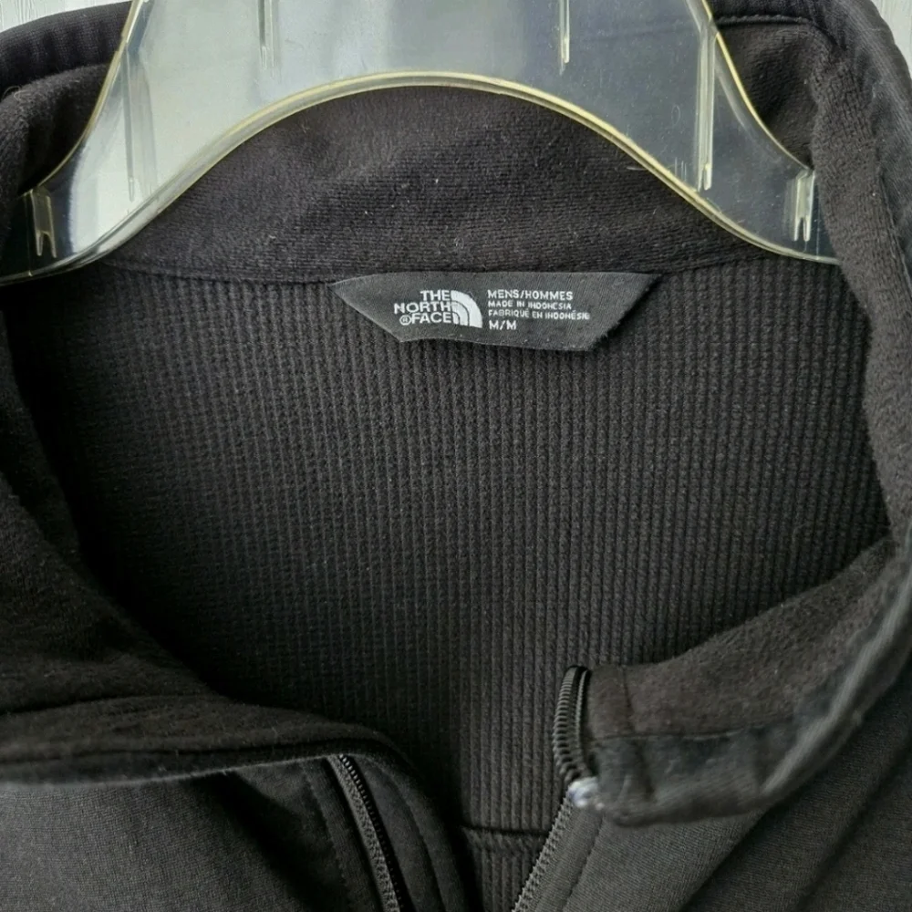 The North Face Men Medium Black Full Zipper Softshell Sleek Outdoor Streetwear